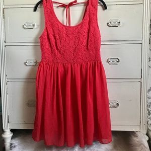 FOREVER 21 / Coral Lace Dress